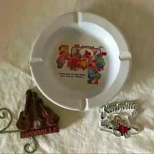 VTG Nashville Souvenirs Tin Ashtray 2 magnets